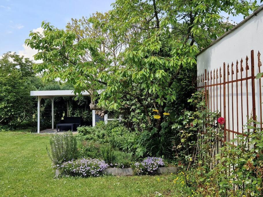 Historische Villa Mit Garten, Luxus Meerbusch Exterior photo
